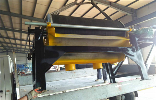 濕式滾筒磁選機(jī)，濕式滾筒磁選機(jī)迎來(lái)發(fā)展契機(jī)_工作原理_釩鈦鐵礦濕式滾筒磁選機(jī)迎來(lái)發(fā)展契機(jī)型號(hào)參數(shù)及磁場(chǎng)強(qiáng)度