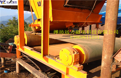 小型強磁輥式干選機，河北小型輥式干法磁選機_結(jié)構(gòu)原理圖_河北小型輥式干法磁選機能選三氧化二鐵嗎？