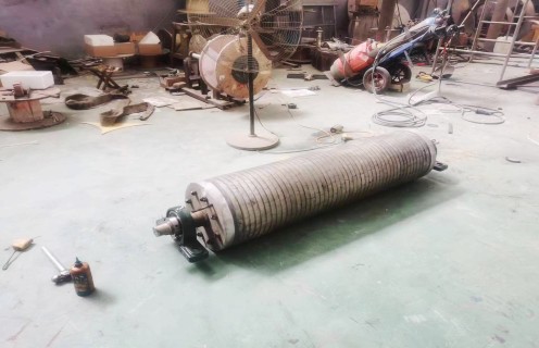 石英砂磁選機，石英砂磁選機攜手礦產事業(yè)再掀選礦浪潮_與時俱進，石英砂磁選機攜手礦產事業(yè)再掀選礦浪潮多少品位